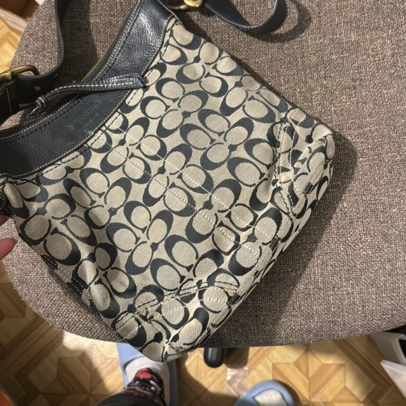 Coach mono bag with black combination - Picture 2 of 6